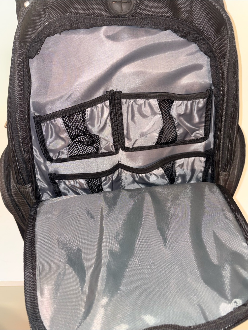Kensington Contour Laptop Backpack - Picture 5 of 11